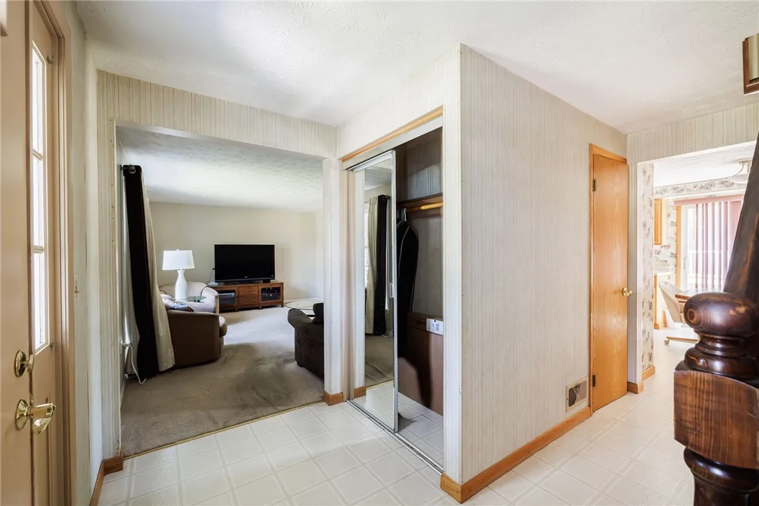 36 Kimbrook Drive, Greece, New York 14612, Greece, New York 14612, 3 Bedrooms Bedrooms, 7 Rooms Rooms,1 BathroomBathrooms,Residential,For Sale,36 Kimbrook Drive, Greece, New York 14612,0,R1695905