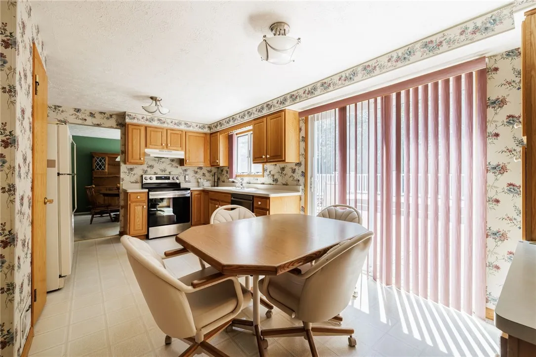 36 Kimbrook Drive, Greece, New York 14612, Greece, New York 14612, 3 Bedrooms Bedrooms, 7 Rooms Rooms,1 BathroomBathrooms,Residential,For Sale,36 Kimbrook Drive, Greece, New York 14612,0,R1695905