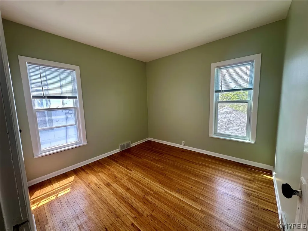 248 Commonwealth Avenue 2, Buffalo, New York 14216, Buffalo, New York 14216, 3 Bedrooms Bedrooms, 7 Rooms Rooms,1 BathroomBathrooms,Residential Lease,For Rent,248 Commonwealth Avenue 2, Buffalo, New York 14216,0,B1695985