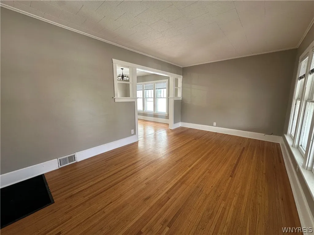 248 Commonwealth Avenue 2, Buffalo, New York 14216, Buffalo, New York 14216, 3 Bedrooms Bedrooms, 7 Rooms Rooms,1 BathroomBathrooms,Residential Lease,For Rent,248 Commonwealth Avenue 2, Buffalo, New York 14216,0,B1695985
