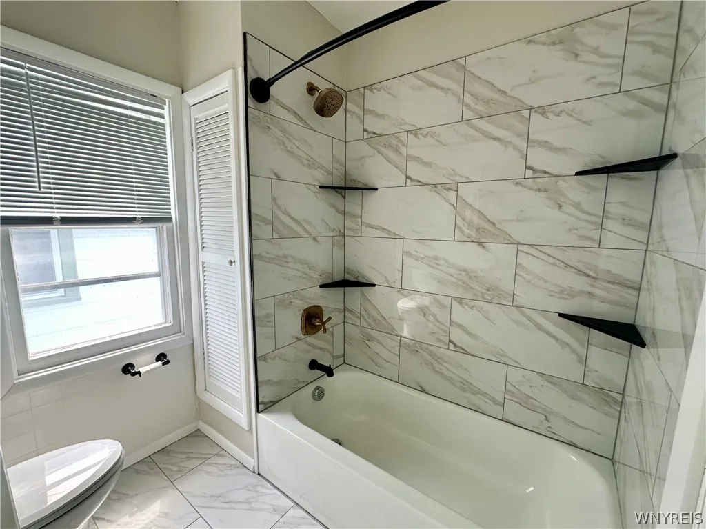 248 Commonwealth Avenue 2, Buffalo, New York 14216, Buffalo, New York 14216, 3 Bedrooms Bedrooms, 7 Rooms Rooms,1 BathroomBathrooms,Residential Lease,For Rent,248 Commonwealth Avenue 2, Buffalo, New York 14216,0,B1695985