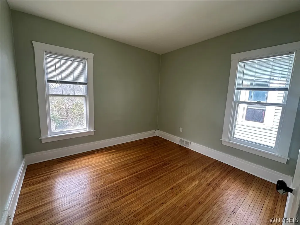 248 Commonwealth Avenue 2, Buffalo, New York 14216, Buffalo, New York 14216, 3 Bedrooms Bedrooms, 7 Rooms Rooms,1 BathroomBathrooms,Residential Lease,For Rent,248 Commonwealth Avenue 2, Buffalo, New York 14216,0,B1695985