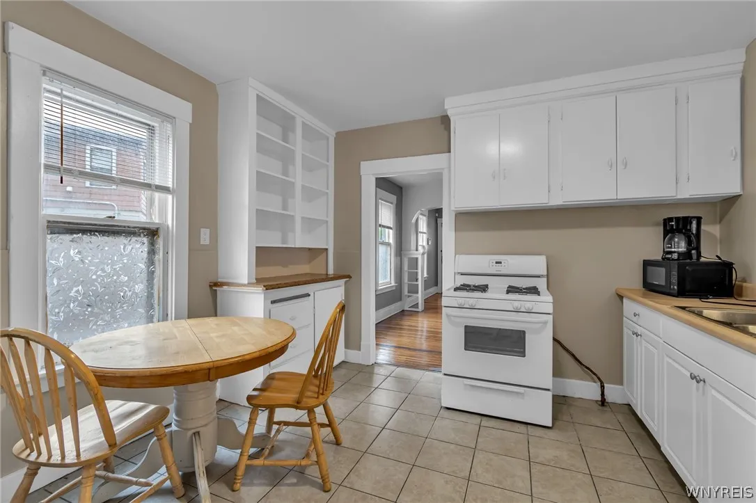 7 Custer Street, Buffalo, New York 14214, Buffalo, New York 14214, 4 Bedrooms Bedrooms, ,2 BathroomsBathrooms,Residential,For Sale,7 Custer Street, Buffalo, New York 14214,0,B1695593