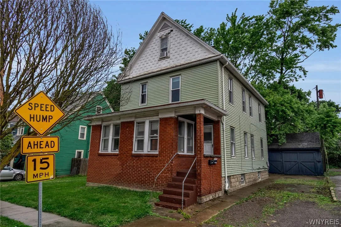 7 Custer Street, Buffalo, New York 14214, Buffalo, New York 14214, 4 Bedrooms Bedrooms, ,2 BathroomsBathrooms,Residential,For Sale,7 Custer Street, Buffalo, New York 14214,0,B1695593