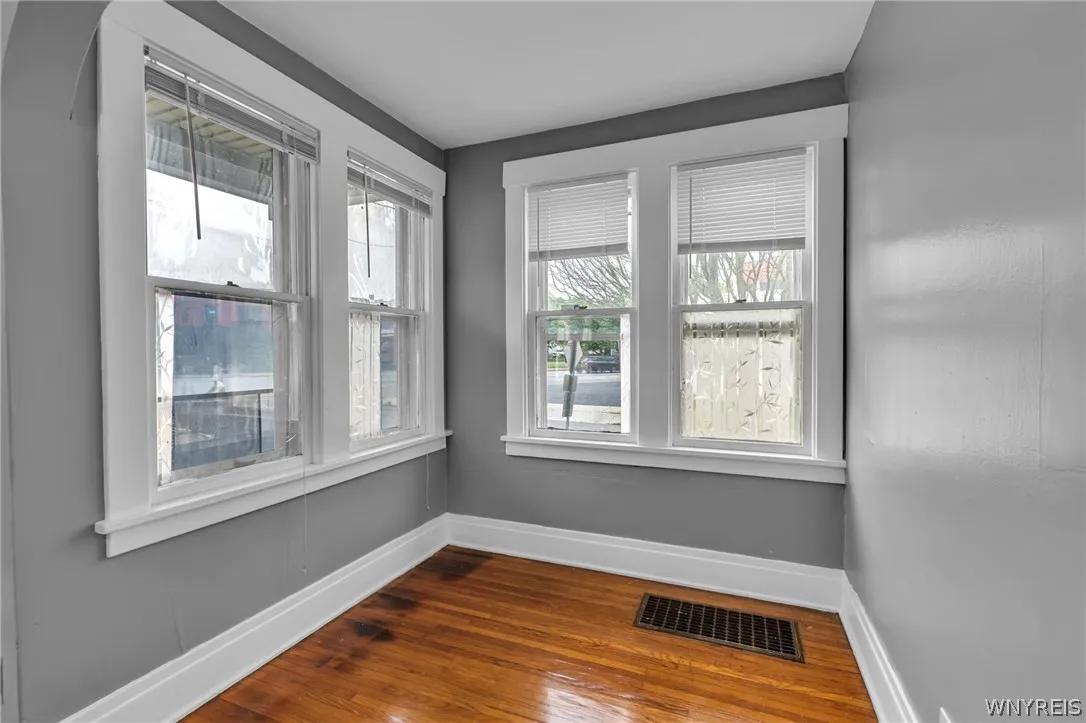 7 Custer Street, Buffalo, New York 14214, Buffalo, New York 14214, 4 Bedrooms Bedrooms, ,2 BathroomsBathrooms,Residential,For Sale,7 Custer Street, Buffalo, New York 14214,0,B1695593