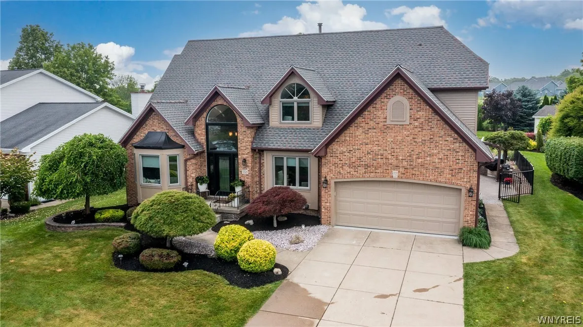 5521 Country Club Lane, Hamburg, New York 14075, Hamburg, New York 14075, 4 Bedrooms Bedrooms, 9 Rooms Rooms,2 BathroomsBathrooms,Residential,For Sale,5521 Country Club Lane, Hamburg, New York 14075,0,B1691457