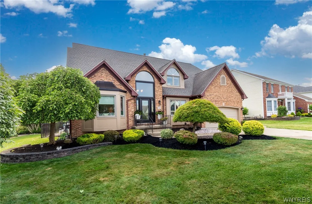 5521 Country Club Lane, Hamburg, New York 14075, Hamburg, New York 14075, 4 Bedrooms Bedrooms, 9 Rooms Rooms,2 BathroomsBathrooms,Residential,For Sale,5521 Country Club Lane, Hamburg, New York 14075,0,B1691457