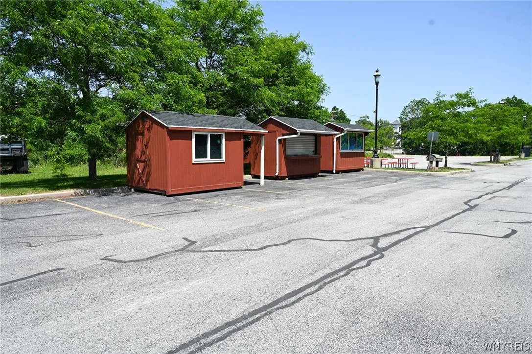 Trail parking area