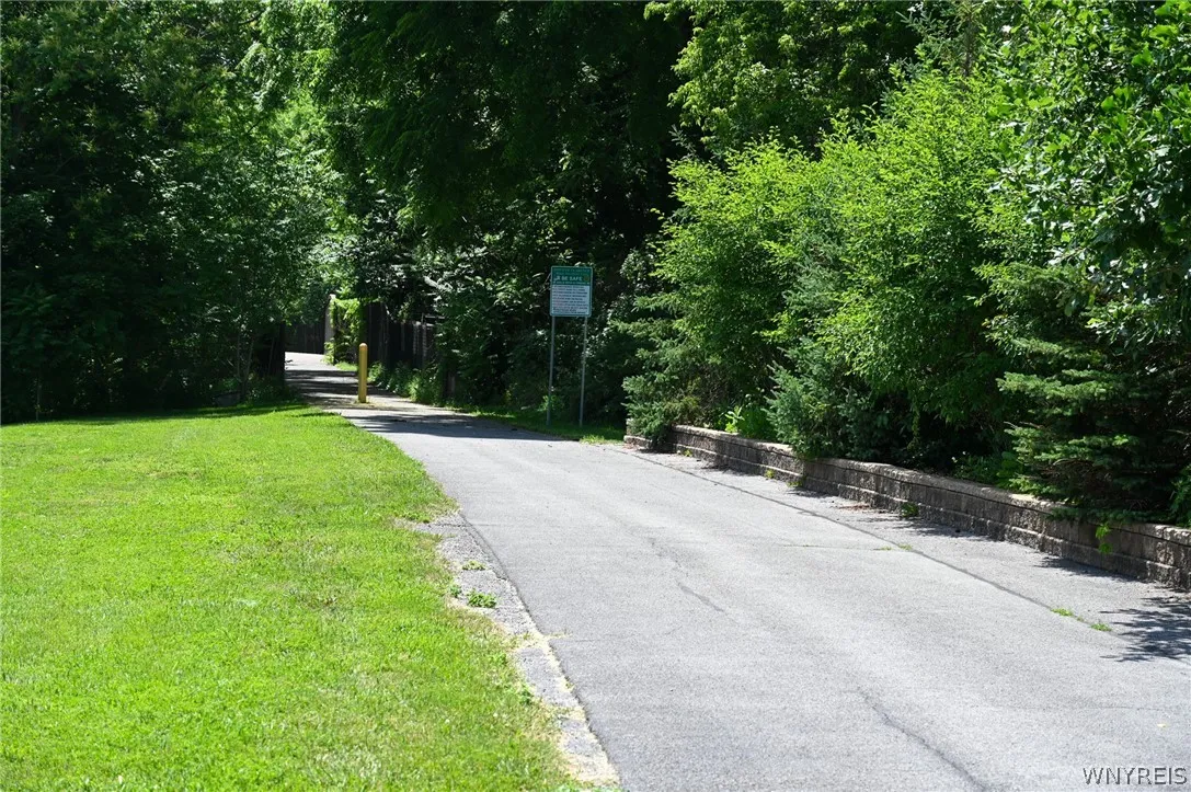 Trail going east