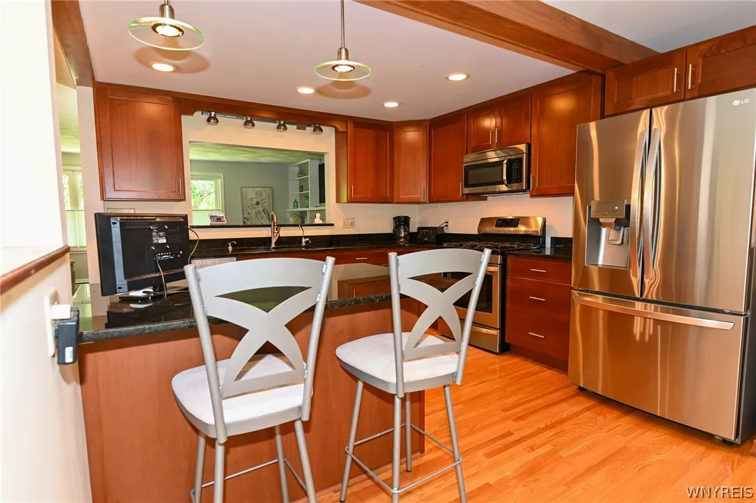 Kitchen, counter snack area
