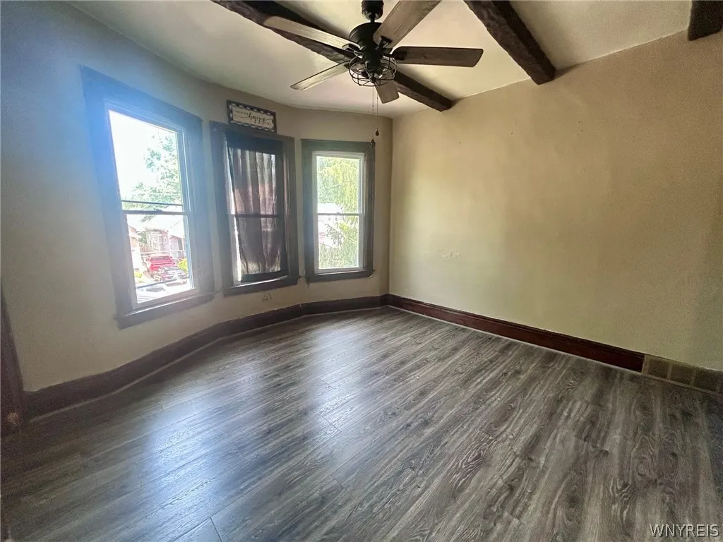 151 Amber Street Upper, Buffalo, New York 14220, Buffalo, New York 14220, 2 Bedrooms Bedrooms, 6 Rooms Rooms,1 BathroomBathrooms,Residential Lease,For Rent,151 Amber Street Upper, Buffalo, New York 14220,0,B1696164