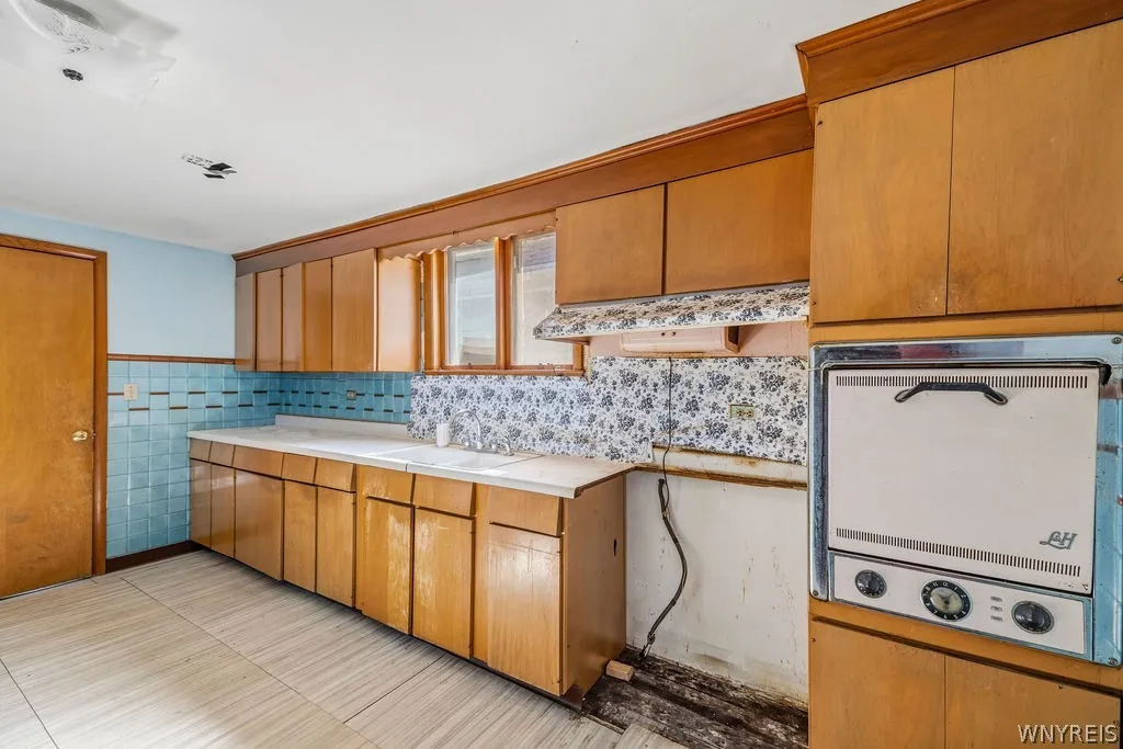 349 Walden Avenue, Buffalo, New York 14211, Buffalo, New York 14211, 5 Bedrooms Bedrooms, ,2 BathroomsBathrooms,Residential,For Sale,349 Walden Avenue, Buffalo, New York 14211,0,B1696191