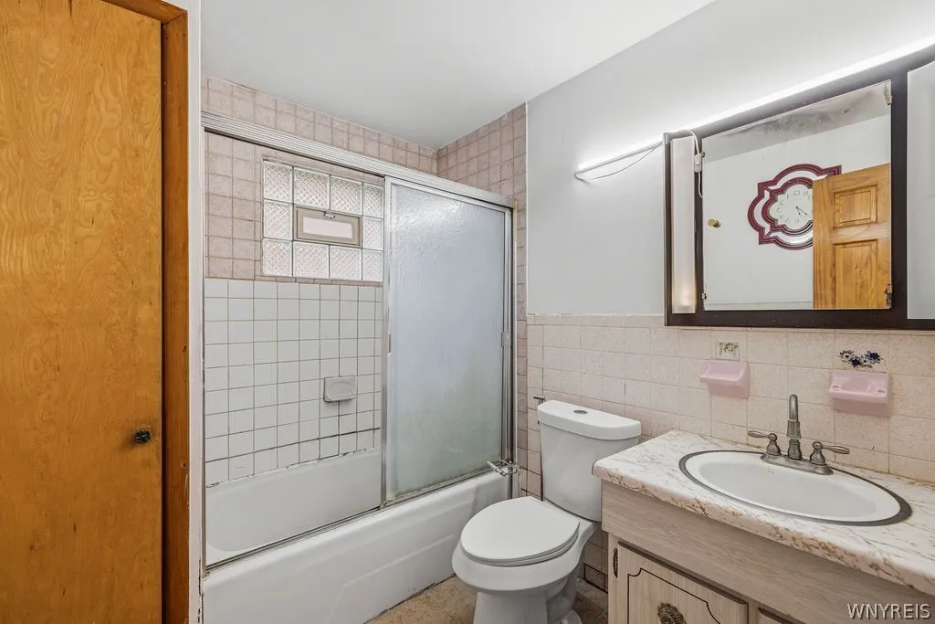 349 Walden Avenue, Buffalo, New York 14211, Buffalo, New York 14211, 5 Bedrooms Bedrooms, ,2 BathroomsBathrooms,Residential,For Sale,349 Walden Avenue, Buffalo, New York 14211,0,B1696191