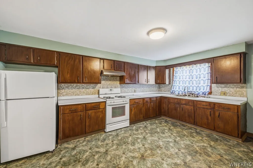 349 Walden Avenue, Buffalo, New York 14211, Buffalo, New York 14211, 5 Bedrooms Bedrooms, ,2 BathroomsBathrooms,Residential,For Sale,349 Walden Avenue, Buffalo, New York 14211,0,B1696191