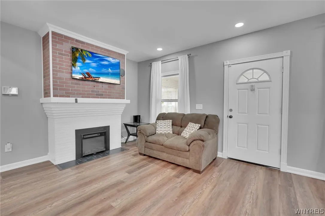 28 Clio Avenue, Buffalo, New York 14220, Buffalo, New York 14220, 5 Bedrooms Bedrooms, 12 Rooms Rooms,2 BathroomsBathrooms,Residential,For Sale,28 Clio Avenue, Buffalo, New York 14220,0,B1693820