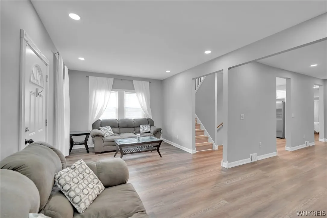 28 Clio Avenue, Buffalo, New York 14220, Buffalo, New York 14220, 5 Bedrooms Bedrooms, 12 Rooms Rooms,2 BathroomsBathrooms,Residential,For Sale,28 Clio Avenue, Buffalo, New York 14220,0,B1693820