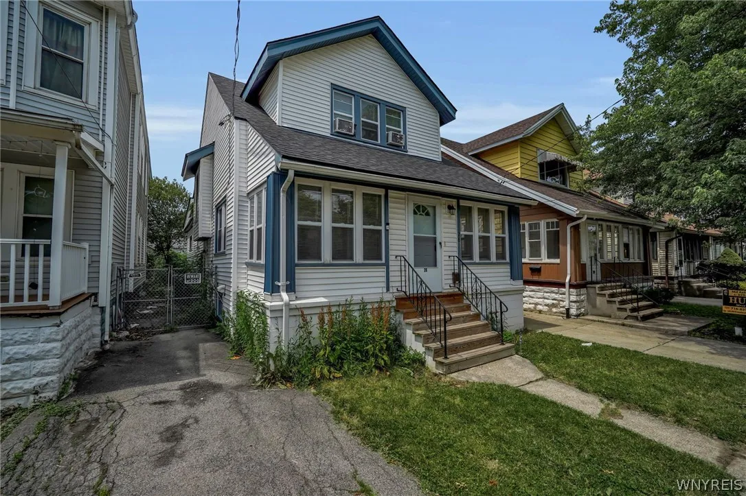 28 Clio Avenue, Buffalo, New York 14220, Buffalo, New York 14220, 5 Bedrooms Bedrooms, 12 Rooms Rooms,2 BathroomsBathrooms,Residential,For Sale,28 Clio Avenue, Buffalo, New York 14220,0,B1693820