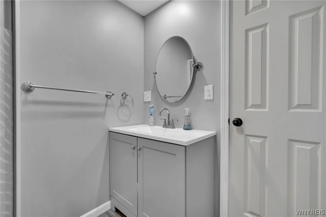 28 Clio Avenue, Buffalo, New York 14220, Buffalo, New York 14220, 5 Bedrooms Bedrooms, 12 Rooms Rooms,2 BathroomsBathrooms,Residential,For Sale,28 Clio Avenue, Buffalo, New York 14220,0,B1693820