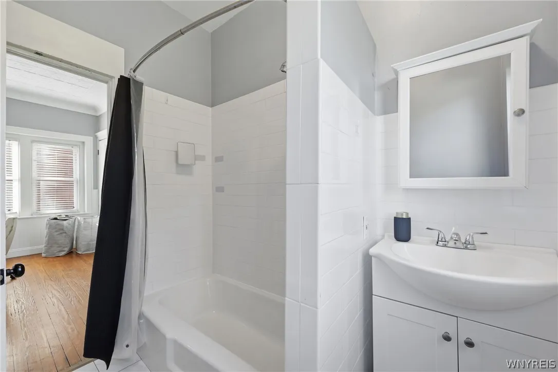 64 Prospect Avenue, Buffalo, New York 14201, Buffalo, New York 14201, 5 Bedrooms Bedrooms, ,3 BathroomsBathrooms,Residential,For Sale,64 Prospect Avenue, Buffalo, New York 14201,0,B1696238