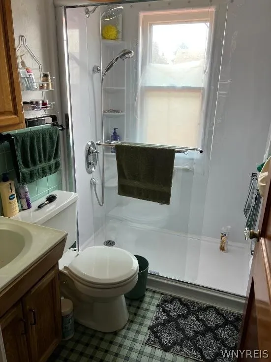 FIRST FLOOR FULL BATH
