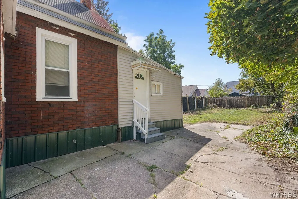 104 Pershing Avenue, Buffalo, New York 14211, Buffalo, New York 14211, 4 Bedrooms Bedrooms, 7 Rooms Rooms,2 BathroomsBathrooms,Residential,For Sale,104 Pershing Avenue, Buffalo, New York 14211,0,B1696283