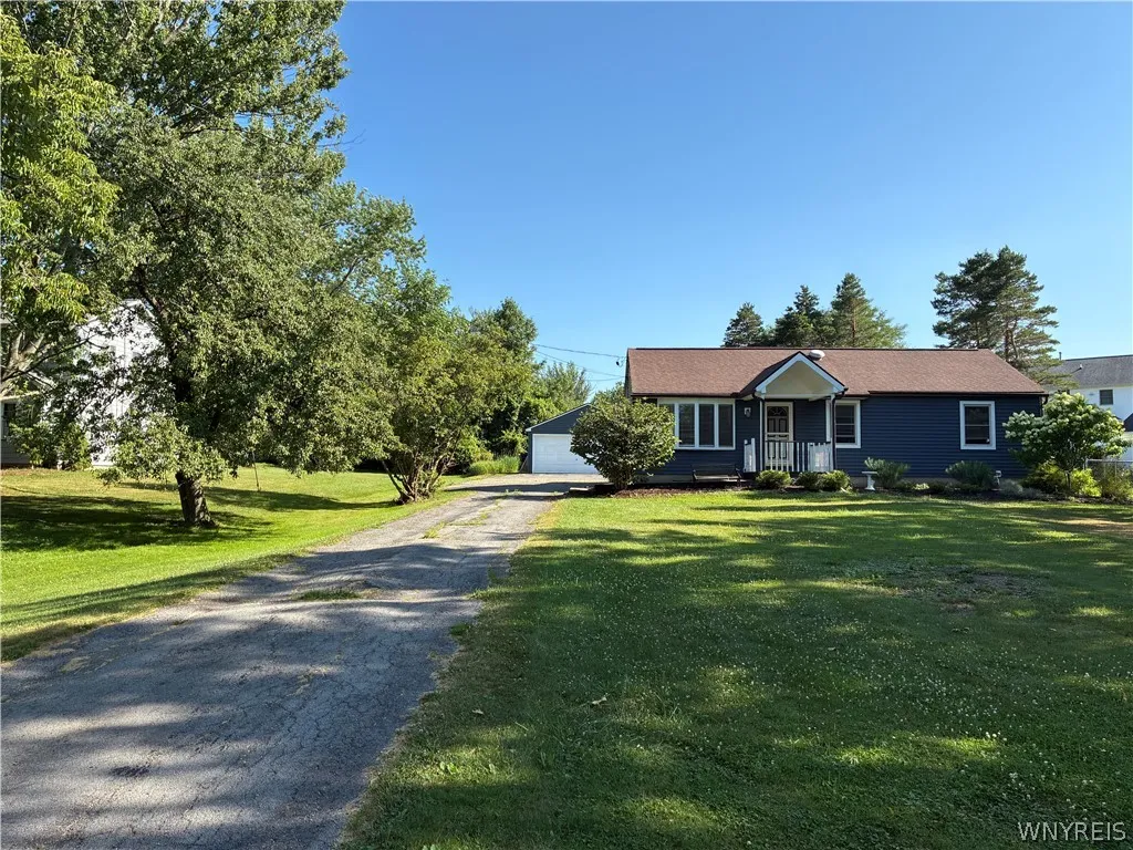 6975 Michael Road, Orchard Park, New York 14127, Orchard Park, New York 14127, 3 Bedroom Bedrooms, 7 Room Rooms,1 BathroomBathrooms,Residential,Closed,6975 Michael Road, Orchard Park, New York 14127,0,B1695612