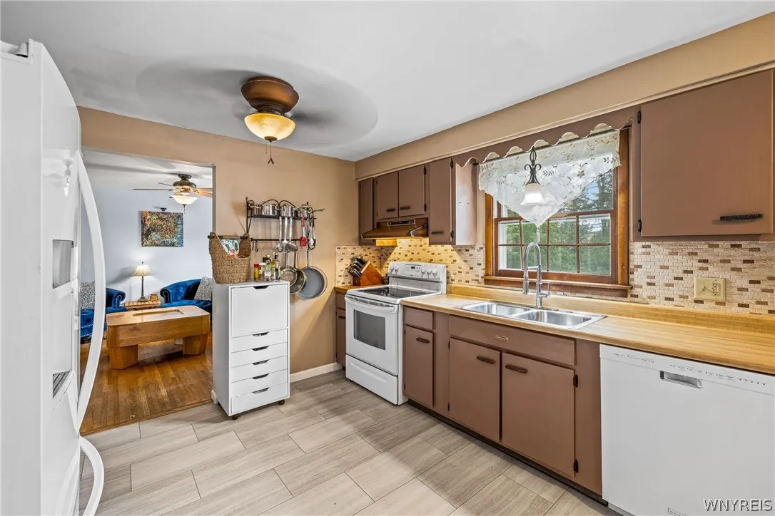 147 North Linden Street, Amherst, New York 14221, Amherst, New York 14221, 4 Bedrooms Bedrooms, 8 Rooms Rooms,1 BathroomBathrooms,Residential,For Sale,147 North Linden Street, Amherst, New York 14221,0,B1696234