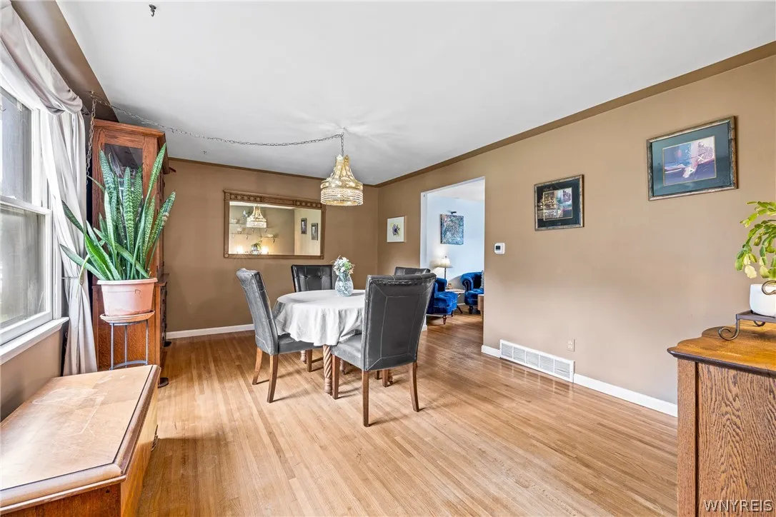 147 North Linden Street, Amherst, New York 14221, Amherst, New York 14221, 4 Bedrooms Bedrooms, 8 Rooms Rooms,1 BathroomBathrooms,Residential,For Sale,147 North Linden Street, Amherst, New York 14221,0,B1696234