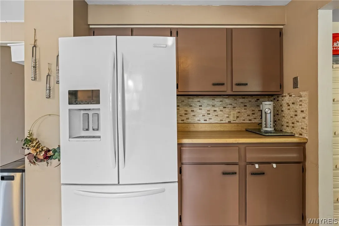 147 North Linden Street, Amherst, New York 14221, Amherst, New York 14221, 4 Bedrooms Bedrooms, 8 Rooms Rooms,1 BathroomBathrooms,Residential,For Sale,147 North Linden Street, Amherst, New York 14221,0,B1696234
