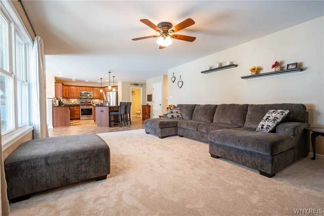 2336 Agassiz Drive, Hamburg, New York 14085, Hamburg, New York 14085, 3 Bedrooms Bedrooms, 11 Rooms Rooms,2 BathroomsBathrooms,Residential,For Sale,2336 Agassiz Drive, Hamburg, New York 14085,0,B1696187