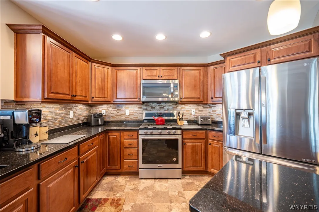 2336 Agassiz Drive, Hamburg, New York 14085, Hamburg, New York 14085, 3 Bedrooms Bedrooms, 11 Rooms Rooms,2 BathroomsBathrooms,Residential,For Sale,2336 Agassiz Drive, Hamburg, New York 14085,0,B1696187