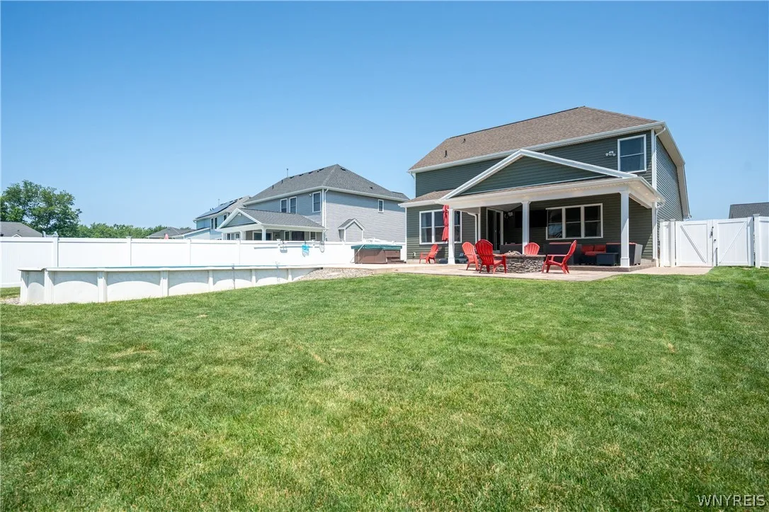 2336 Agassiz Drive, Hamburg, New York 14085, Hamburg, New York 14085, 3 Bedrooms Bedrooms, 11 Rooms Rooms,2 BathroomsBathrooms,Residential,For Sale,2336 Agassiz Drive, Hamburg, New York 14085,0,B1696187