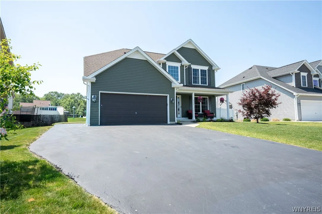2336 Agassiz Drive, Hamburg, New York 14085, Hamburg, New York 14085, 3 Bedrooms Bedrooms, 11 Rooms Rooms,2 BathroomsBathrooms,Residential,For Sale,2336 Agassiz Drive, Hamburg, New York 14085,0,B1696187
