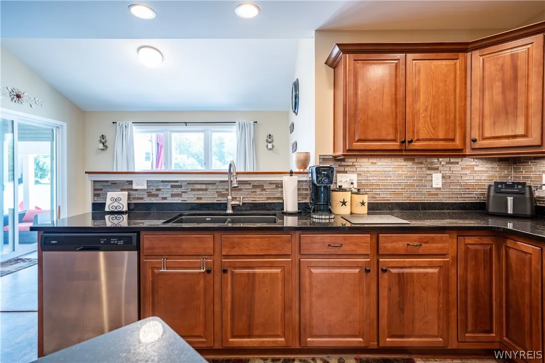 2336 Agassiz Drive, Hamburg, New York 14085, Hamburg, New York 14085, 3 Bedrooms Bedrooms, 11 Rooms Rooms,2 BathroomsBathrooms,Residential,For Sale,2336 Agassiz Drive, Hamburg, New York 14085,0,B1696187