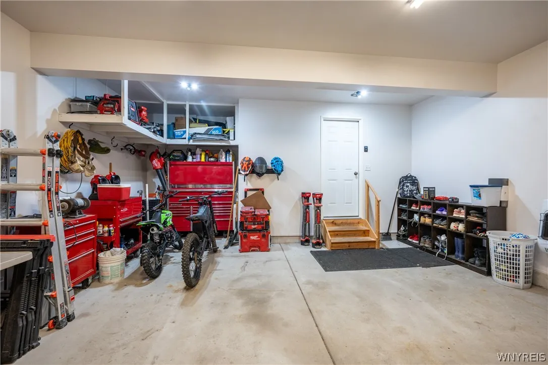 2336 Agassiz Drive, Hamburg, New York 14085, Hamburg, New York 14085, 3 Bedrooms Bedrooms, 11 Rooms Rooms,2 BathroomsBathrooms,Residential,For Sale,2336 Agassiz Drive, Hamburg, New York 14085,0,B1696187