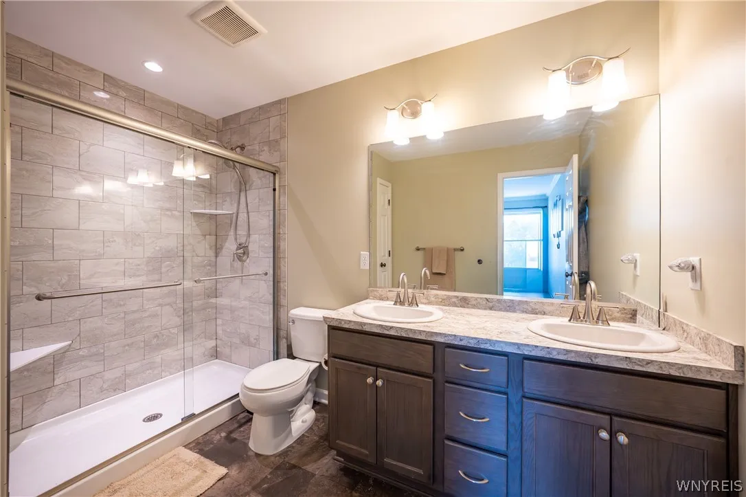 2336 Agassiz Drive, Hamburg, New York 14085, Hamburg, New York 14085, 3 Bedrooms Bedrooms, 11 Rooms Rooms,2 BathroomsBathrooms,Residential,For Sale,2336 Agassiz Drive, Hamburg, New York 14085,0,B1696187