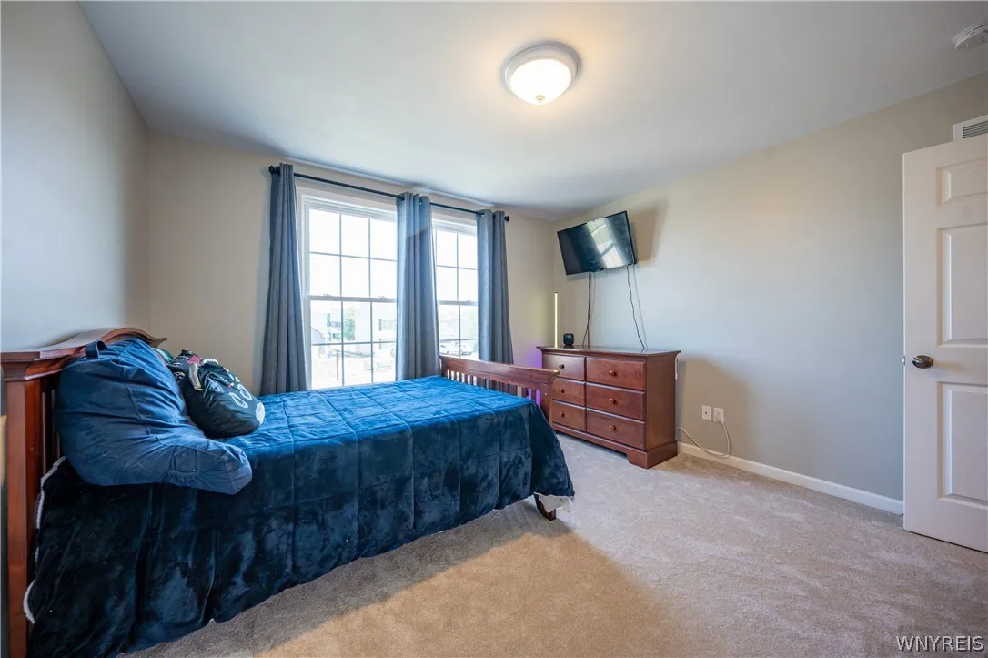 2336 Agassiz Drive, Hamburg, New York 14085, Hamburg, New York 14085, 3 Bedrooms Bedrooms, 11 Rooms Rooms,2 BathroomsBathrooms,Residential,For Sale,2336 Agassiz Drive, Hamburg, New York 14085,0,B1696187