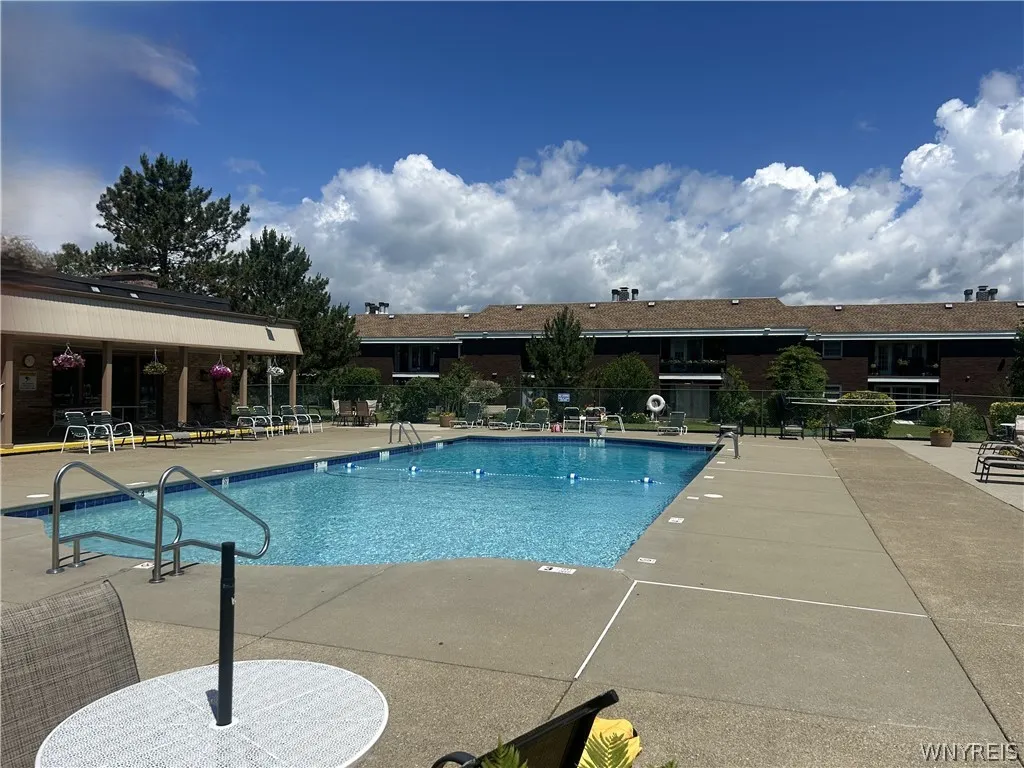 55 Greenwich Drive 4, Amherst, New York 14228, Amherst, New York 14228, 1 Bedroom Bedrooms, 4 Rooms Rooms,1 BathroomBathrooms,Residential Lease,For Rent,55 Greenwich Drive 4, Amherst, New York 14228,0,B1695947