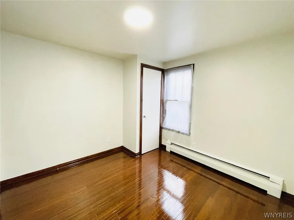 39 Elgas Street, Buffalo, New York 14207, Buffalo, New York 14207, 6 Bedrooms Bedrooms, ,2 BathroomsBathrooms,Residential,For Sale,39 Elgas Street, Buffalo, New York 14207,0,B1696367