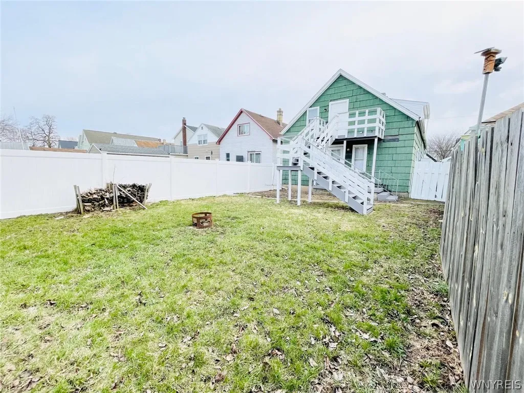 39 Elgas Street, Buffalo, New York 14207, Buffalo, New York 14207, 6 Bedrooms Bedrooms, ,2 BathroomsBathrooms,Residential,For Sale,39 Elgas Street, Buffalo, New York 14207,0,B1696367