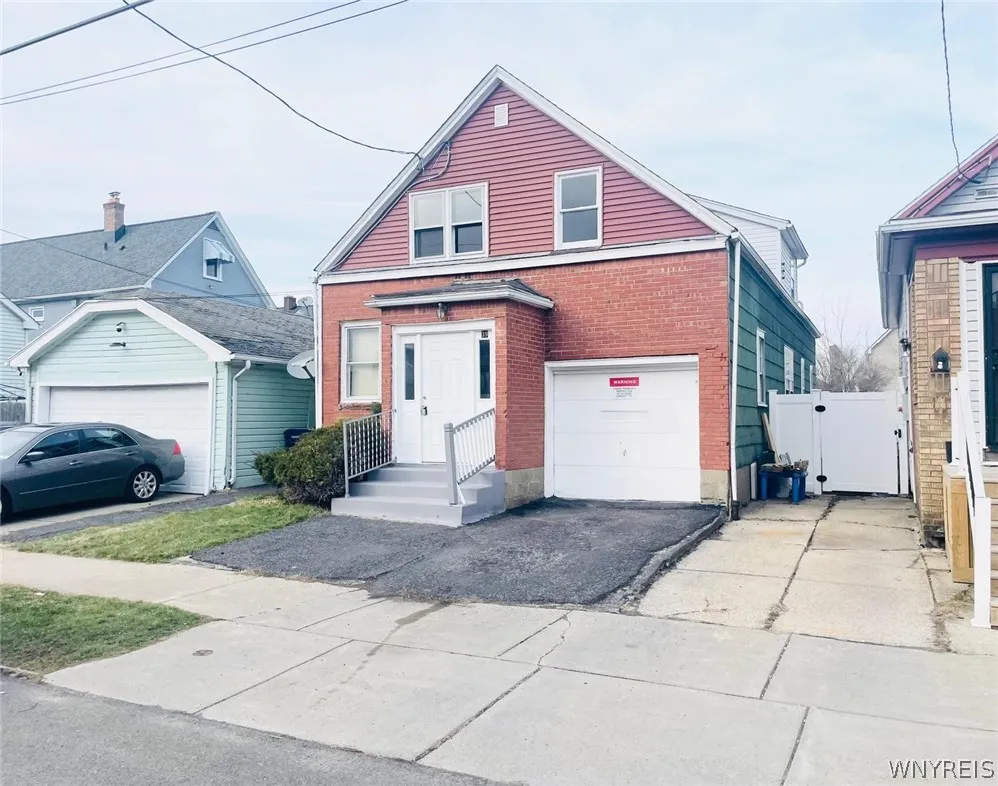 39 Elgas Street, Buffalo, New York 14207, Buffalo, New York 14207, 6 Bedrooms Bedrooms, ,2 BathroomsBathrooms,Residential,For Sale,39 Elgas Street, Buffalo, New York 14207,0,B1696367