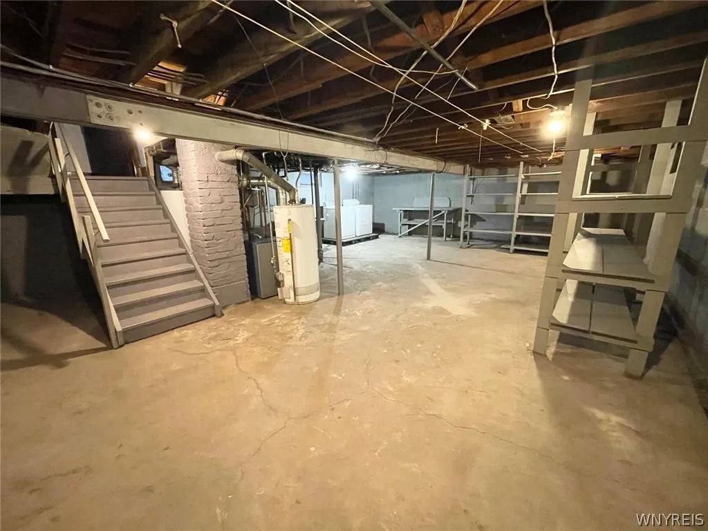 39 Elgas Street, Buffalo, New York 14207, Buffalo, New York 14207, 6 Bedrooms Bedrooms, ,2 BathroomsBathrooms,Residential,For Sale,39 Elgas Street, Buffalo, New York 14207,0,B1696367