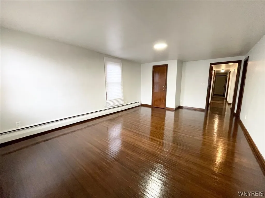 39 Elgas Street, Buffalo, New York 14207, Buffalo, New York 14207, 6 Bedrooms Bedrooms, ,2 BathroomsBathrooms,Residential,For Sale,39 Elgas Street, Buffalo, New York 14207,0,B1696367