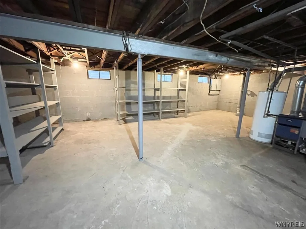 39 Elgas Street, Buffalo, New York 14207, Buffalo, New York 14207, 6 Bedrooms Bedrooms, ,2 BathroomsBathrooms,Residential,For Sale,39 Elgas Street, Buffalo, New York 14207,0,B1696367