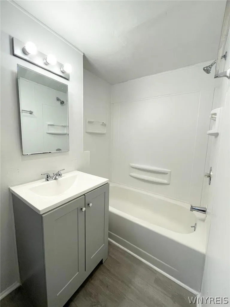 39 Elgas Street, Buffalo, New York 14207, Buffalo, New York 14207, 6 Bedrooms Bedrooms, ,2 BathroomsBathrooms,Residential,For Sale,39 Elgas Street, Buffalo, New York 14207,0,B1696367