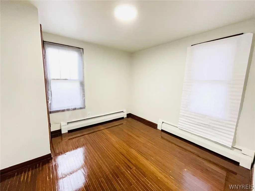 39 Elgas Street, Buffalo, New York 14207, Buffalo, New York 14207, 6 Bedrooms Bedrooms, ,2 BathroomsBathrooms,Residential,For Sale,39 Elgas Street, Buffalo, New York 14207,0,B1696367