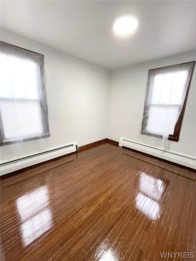 39 Elgas Street, Buffalo, New York 14207, Buffalo, New York 14207, 6 Bedrooms Bedrooms, ,2 BathroomsBathrooms,Residential,For Sale,39 Elgas Street, Buffalo, New York 14207,0,B1696367