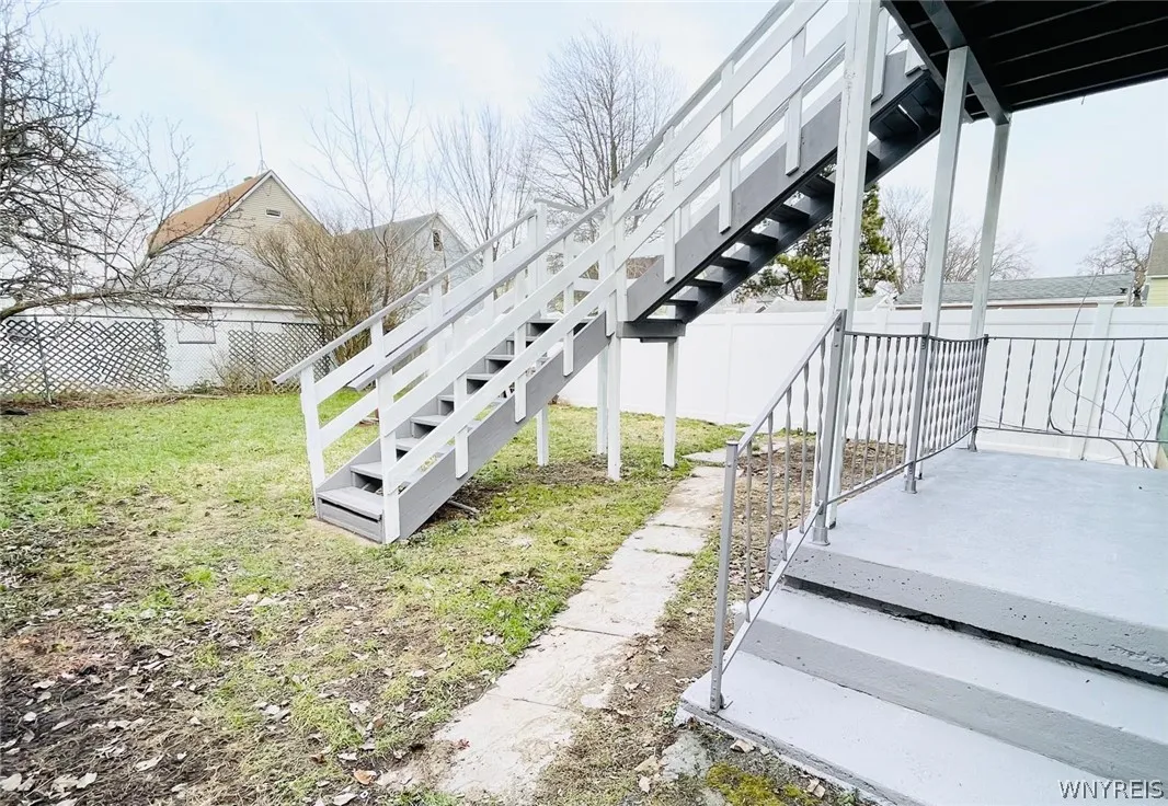 39 Elgas Street, Buffalo, New York 14207, Buffalo, New York 14207, 6 Bedrooms Bedrooms, ,2 BathroomsBathrooms,Residential,For Sale,39 Elgas Street, Buffalo, New York 14207,0,B1696367