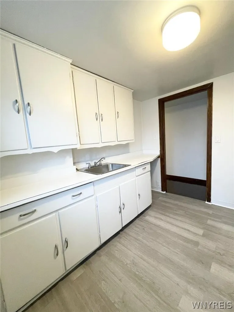 39 Elgas Street, Buffalo, New York 14207, Buffalo, New York 14207, 6 Bedrooms Bedrooms, ,2 BathroomsBathrooms,Residential,For Sale,39 Elgas Street, Buffalo, New York 14207,0,B1696367
