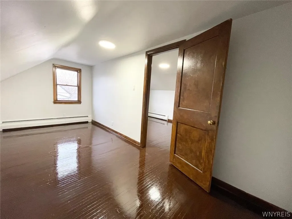 39 Elgas Street, Buffalo, New York 14207, Buffalo, New York 14207, 6 Bedrooms Bedrooms, ,2 BathroomsBathrooms,Residential,For Sale,39 Elgas Street, Buffalo, New York 14207,0,B1696367